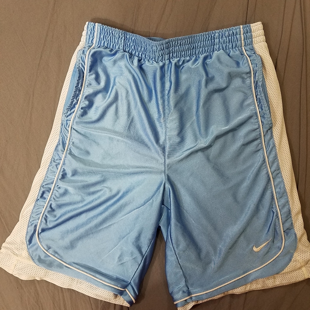 Vintage NIKE basketball shorts XL blue white mesh lined